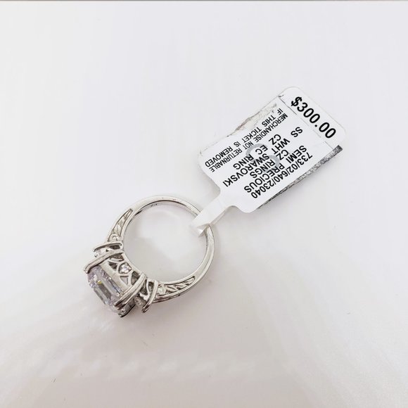 Sterling Silver Swarovski Cubic Zirconia Ring Size 7 - Picture 4 of 9